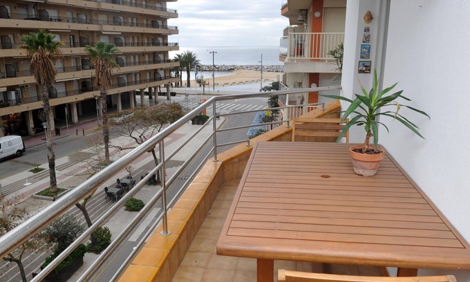 Sant Antoni de Calonge Apartment | Cozy Apartment Steps from the Beach in Sant Antoni