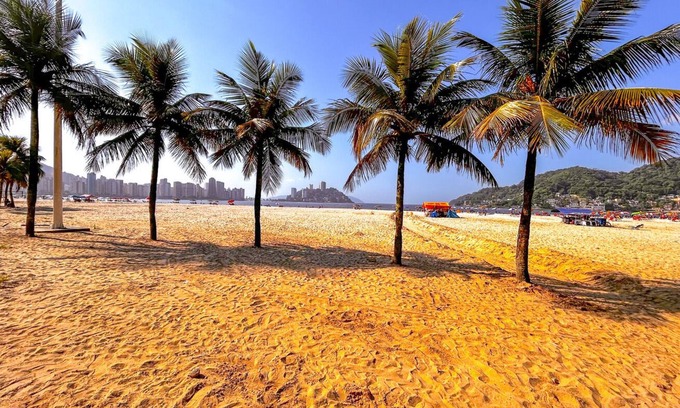 Sao Vicente Apartment | Cozy Retreat Steps from Praia do Gonzaguinha/SP