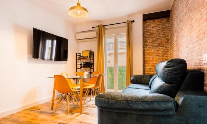 San Roque Apartment | Central Apartment with Private Parking & Bike Rentals
