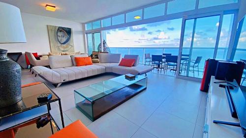 Centro Apartment | Scenic Oceanfront Apartment with Pet-Friendly Amenities