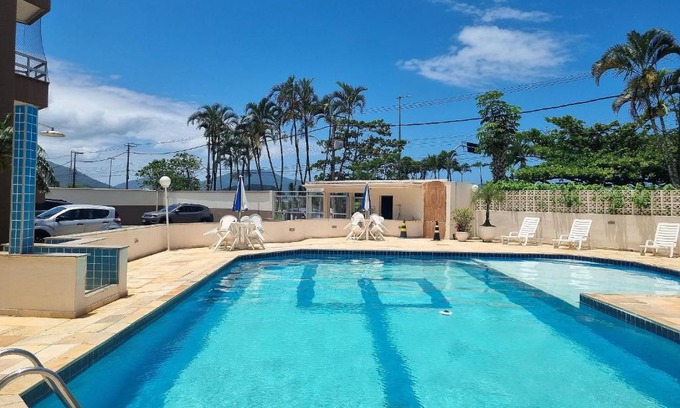 Jardim Capricornio Apartment | Beachfront Apartment in Caraguatatuba with Pool & Breakfast