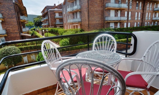 Isla Apartment | Cozy 2-Bedroom Apartment with Terrace in Canalejas