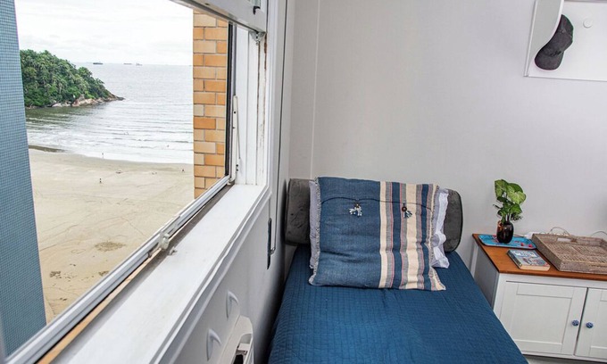 Jose Menino Apartment | Beachfront Apartment at José Menino, Santos - Family Friendly