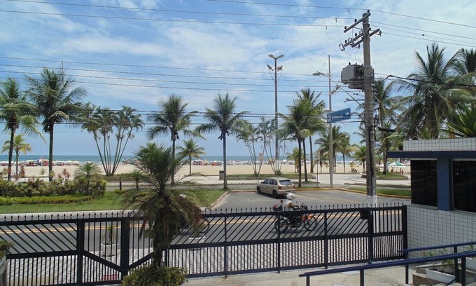 Guilhermina Apartment | Beachfront Apto with Ocean View & Top Guest Ratings