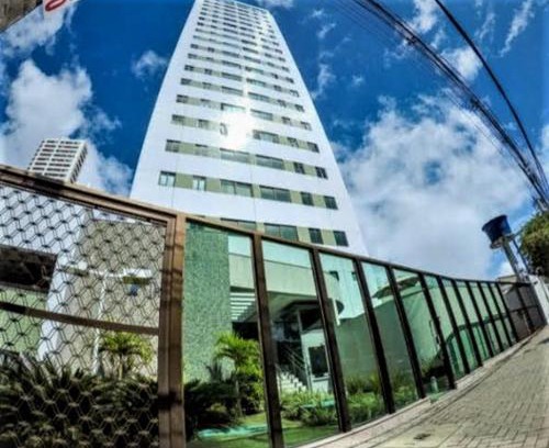 Casa Amarela Apartment | Modern Apartment in Prime Location with Pool Access