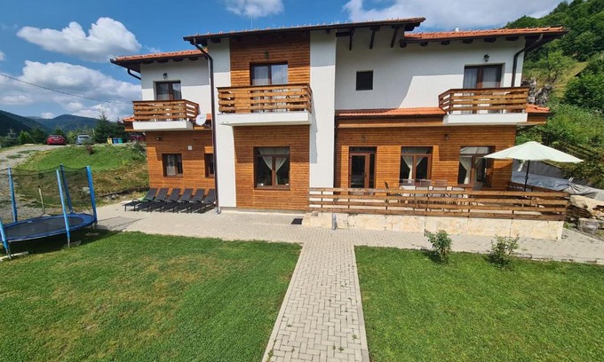 Margau House | Discover APUSENI HOLIDAYS: 4-Star Getaway with Hot Tub