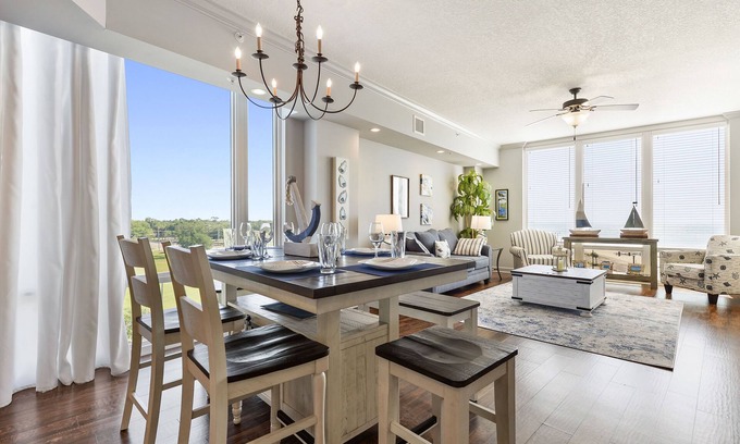 Gulfport Condo | Experience Breathtaking Oceanfront Views at Aqua Blue Condo