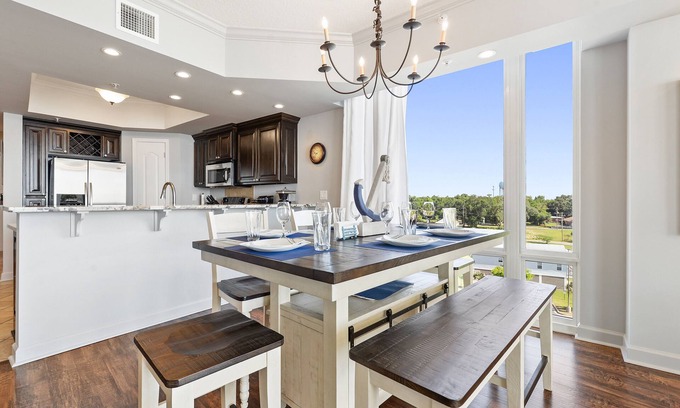 Gulfport Condo | Experience Breathtaking Oceanfront Views at Aqua Blue Condo