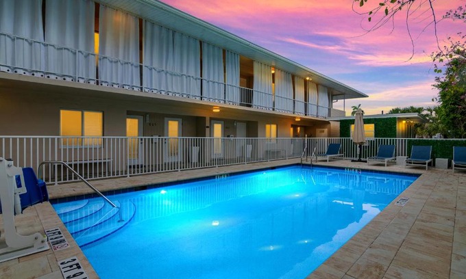 Old Naples Apartment | Discover Aqua Breeze 811: Pet-Friendly Retreat with Pool