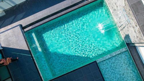 Huai Yai Villa | Aqua Pool Villa by VINYX