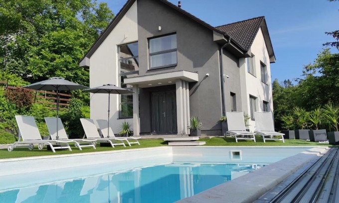 Miskolc-Tapolca Apartment | Oceanfront Aqua Solar Apartments with Pool & Family Amenities