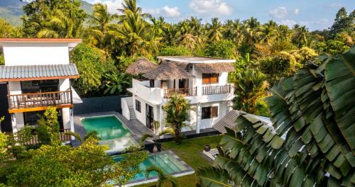 Wok Tum Apartment | Family-Friendly Aqua Suites with Pool and High Guest Ratings