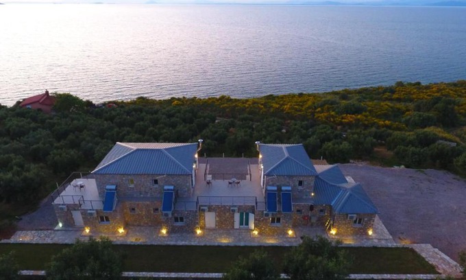 Sparton Villa | Beachfront Bliss at Aqua Terra: 4-Star with Ocean Views