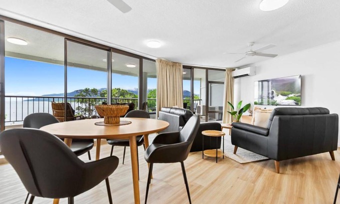 Cairns Central Business District Apartment | Aquarius Esplanade Retreat