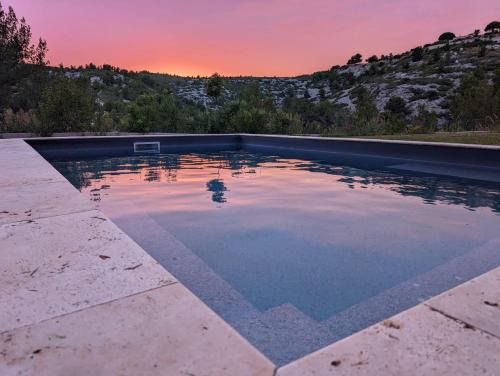 Cassis House | Experience Oceanfront Bliss at Aquarius in Cassis