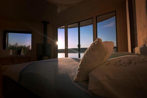 Lompret Ski Chalet | Waterfront Cabane Prunus - Perfect Retreat at Aquascope Virelles