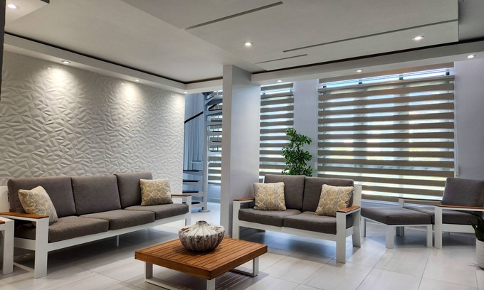 Las Carreras Apartment | Oceanfront Aquatika Penthouse with Spa & Pool Access