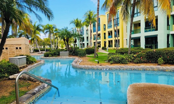 Mediania Alta Apartment | Escape to Aquatika Tropical Paradise with 5 Inviting Pools