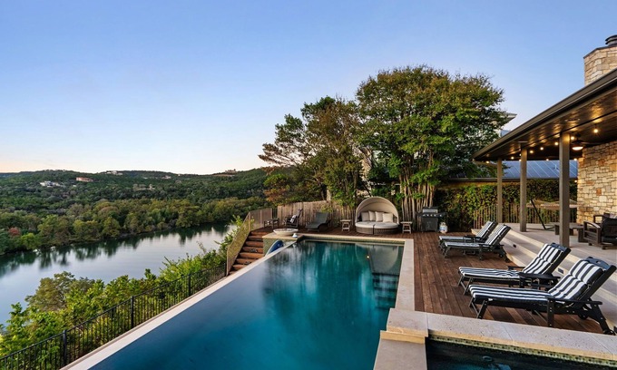 Austin House | Experience AquaZen: Infinity Pool & Spa by Lake Austin