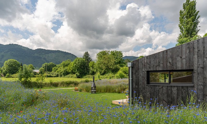 Arette Ski Chalet | Cozy Tiny House for Two with Spa & Views of the Pyrenees