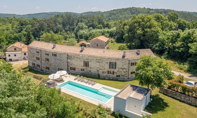 Groznjan Villa | Tranquil Aquileia Residence #5 with Pool & Garden Retreat