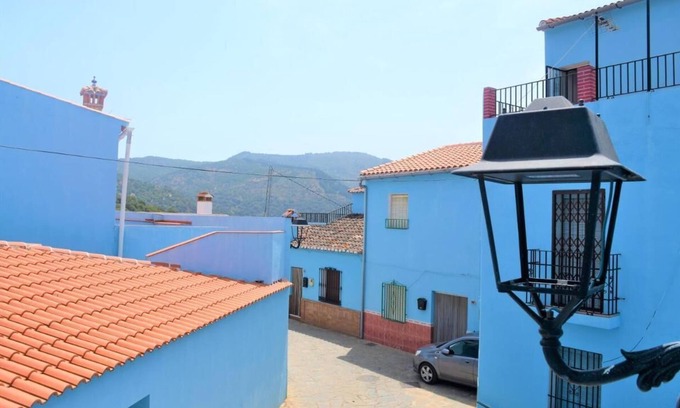 Juzcar House | Relax at Ar Alojamiento Rural with Pool & Breakfast Included