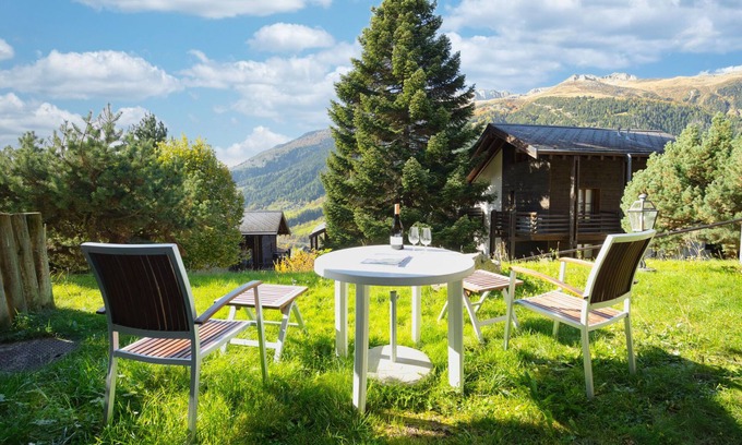 Ernen Apartment | Pet-Friendly Aragon E112: Relax by the Lake with Spa Access