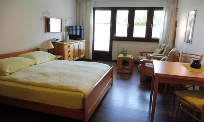 Ernen Apartment | Aragon V149: Guest Rated 9.7, Pet-Friendly Escape Awaiting