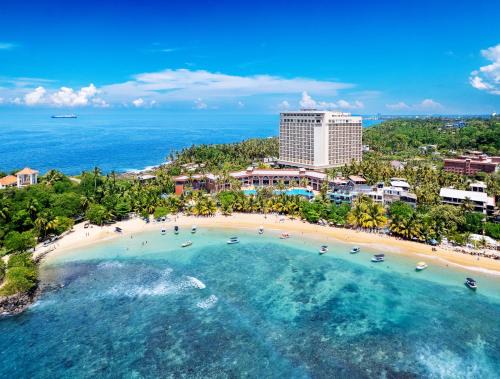 Unawatuna Resort | Experience Araliya Beach Resort & Spa Unawatuna by the Sea