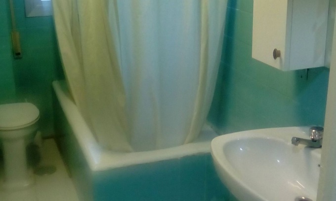 Aranjuez Apartment | Discover Aranjuez: Relax with Spa and Kitchen Amenities