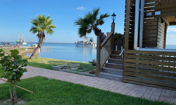 San Patricio County House | Experience Aransas Channel Dock & Fishing Pier on Harbor Island