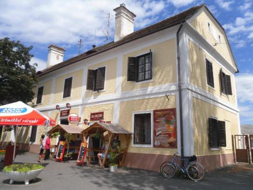 Letenye Bed & Breakfast | Cozy Arany Bárány Vendégfogadó - Pet Friendly & Breakfast