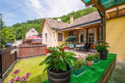 Szentendrei Apartment | Guest Rated 10/10 at Aranyláz Vendégház - Unforgettable Stay
