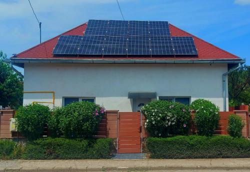 Cristuru Secuiesc House | Welcoming Aranyos Vendégház: Family-Friendly Escape