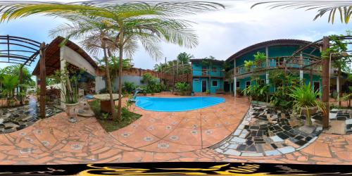 Flores House | Family-Friendly Arapiri Guest House with Pool & Breakfast