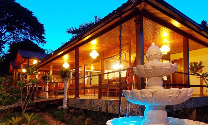 Ilha Grande House | Pet-Friendly Aratinga Inn with Ocean Views & Spa Amenities