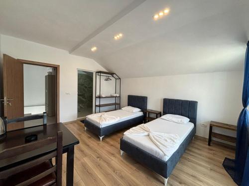 Kukes Apartment | ARBI GUEST House: Family-Friendly Retreat with Great Reviews