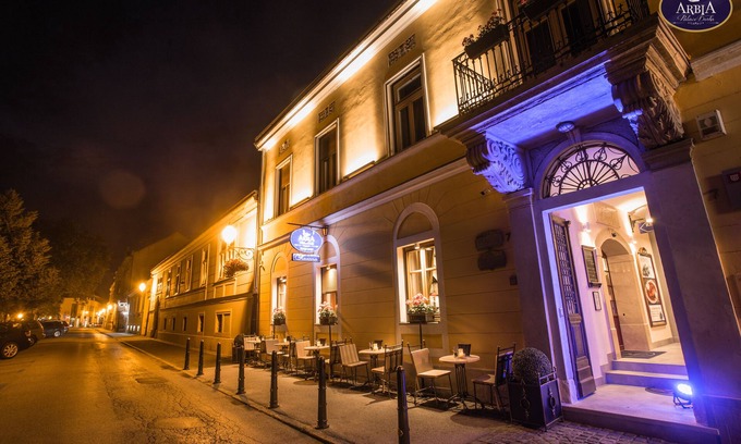 Varazdin Bed & Breakfast | Experience Comfort at Arbia Dorka Heritage Palace