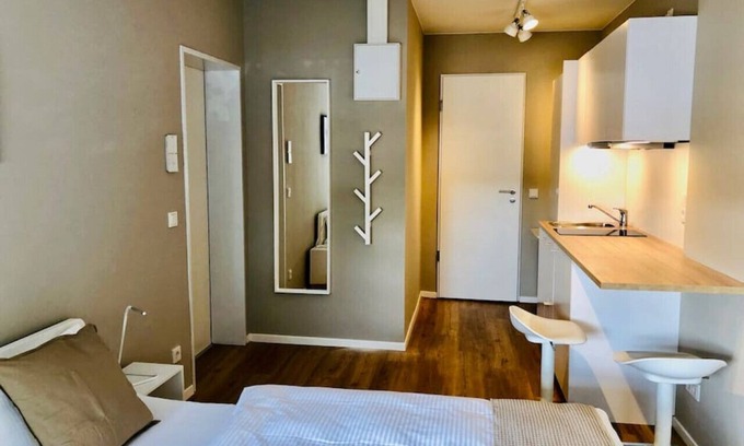 Altona-Altstadt Apartment | Cozy Arbio I: Convenient Altona Apartment with Kitchen