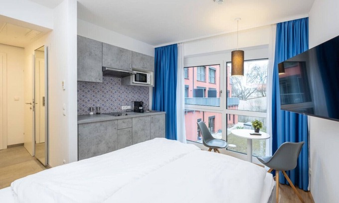 Geidorf Apartment | Cozy Studio with Balcony Steps from Graz Clock Tower