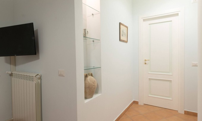 Quartieri Spagnoli Apartment | Top-Rated Arbiter Apartments - L'amphora with Family Amenities