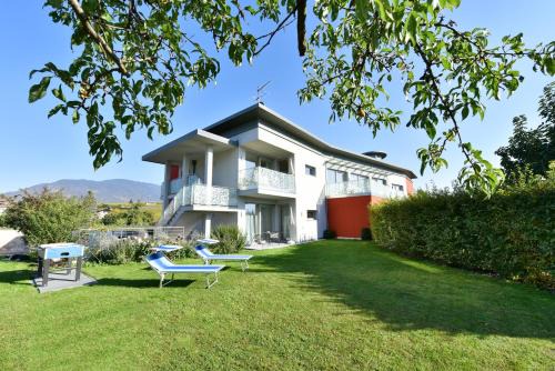 Cornaiano Apartment | Pet-Friendly Arboris Appartement with Breakfast & Kids' Amenities