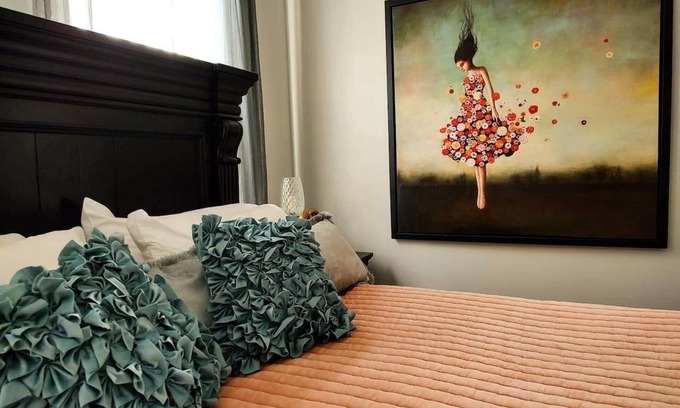 Arsenal Apartment | Blue House Suite 1: Spa Retreat with High Guest Ratings