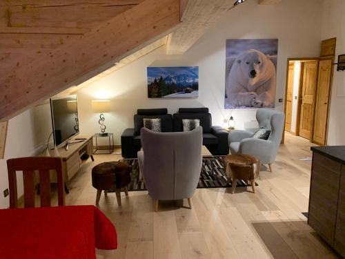 Arc-1950 Apartment | Exclusive Stay at Arc 1950 with Private Pool & Spa