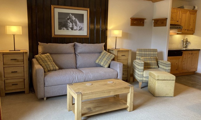 Arc-1950 Apartment | Cozy Arc 1950: Family-Friendly Ski Retreat with Pool