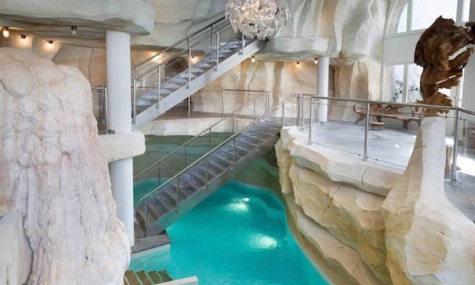 Arc-1600 Apartment | Discover Arc 1950: Family-Friendly Retreat with Spa & Pool