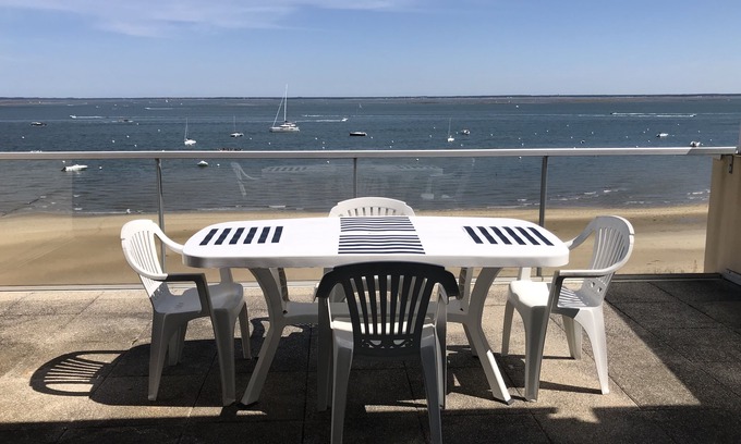 Arcachon Apartment | Ocean View Apartment in Arcachon with Private Terrace