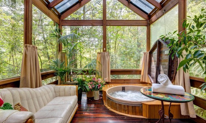 Olinda Bed & Breakfast | Elegant Arcadia Cottages: 5-Star Stay with Unique Amenities