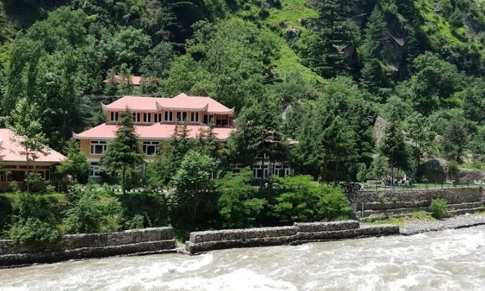 Kohistan Hotel | Discover Arcadian Peridot: Family-Friendly with Dining Options