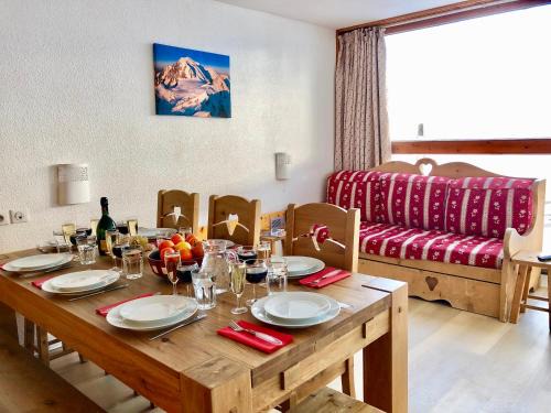 Arc-1800 Apartment | Arcadien Apartment: Ideal for Families with Spa and Hot Tub